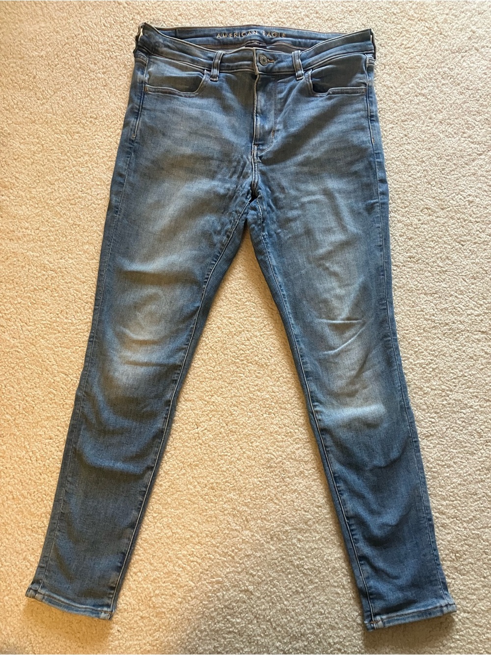 American Eagle Outfitters Skinny Jeans in Faded Blue Wash SZ 12 SHORT